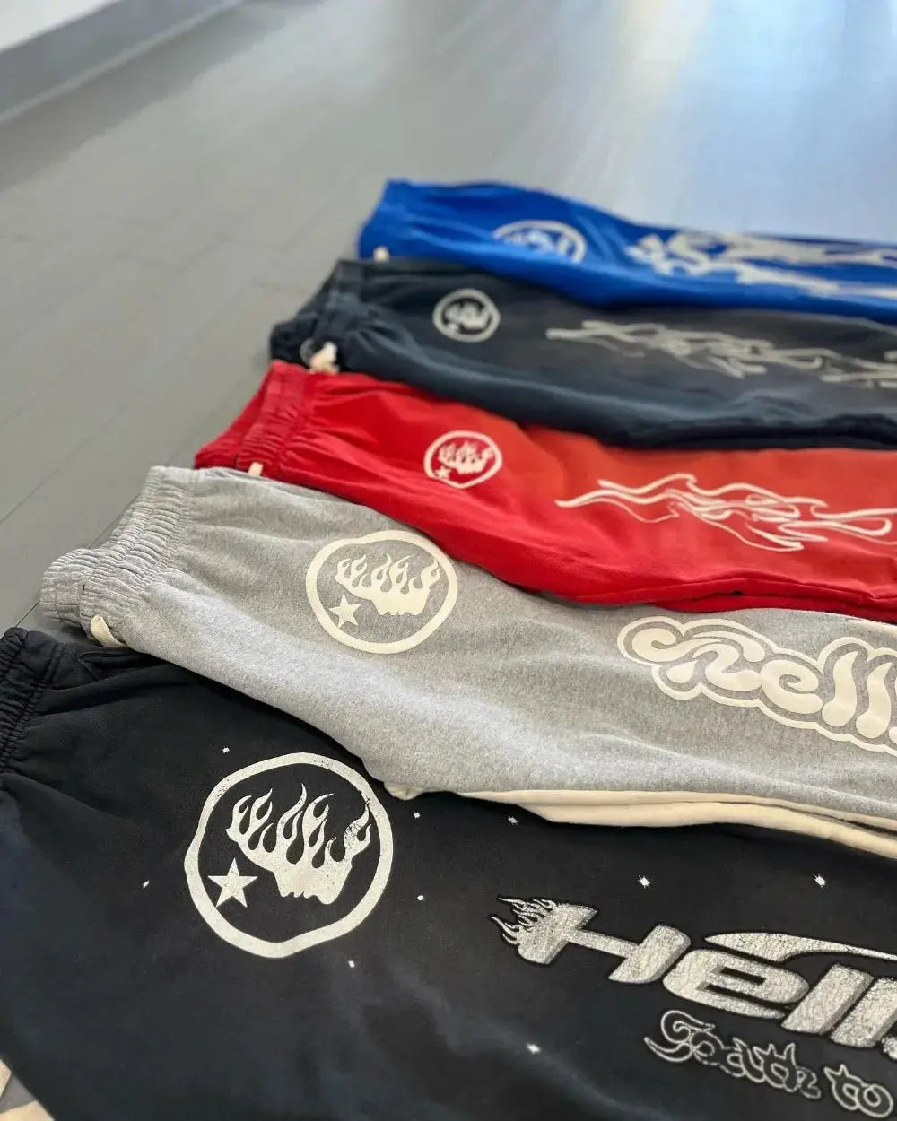 Vintage Men’s Streetwear – Bold & Trendy Styles