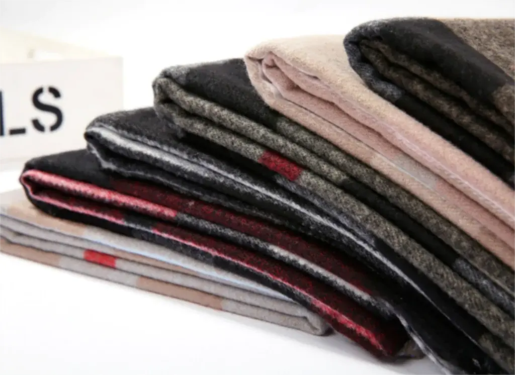 Women's Winter Scarf – Cozy, Chic & Stylish