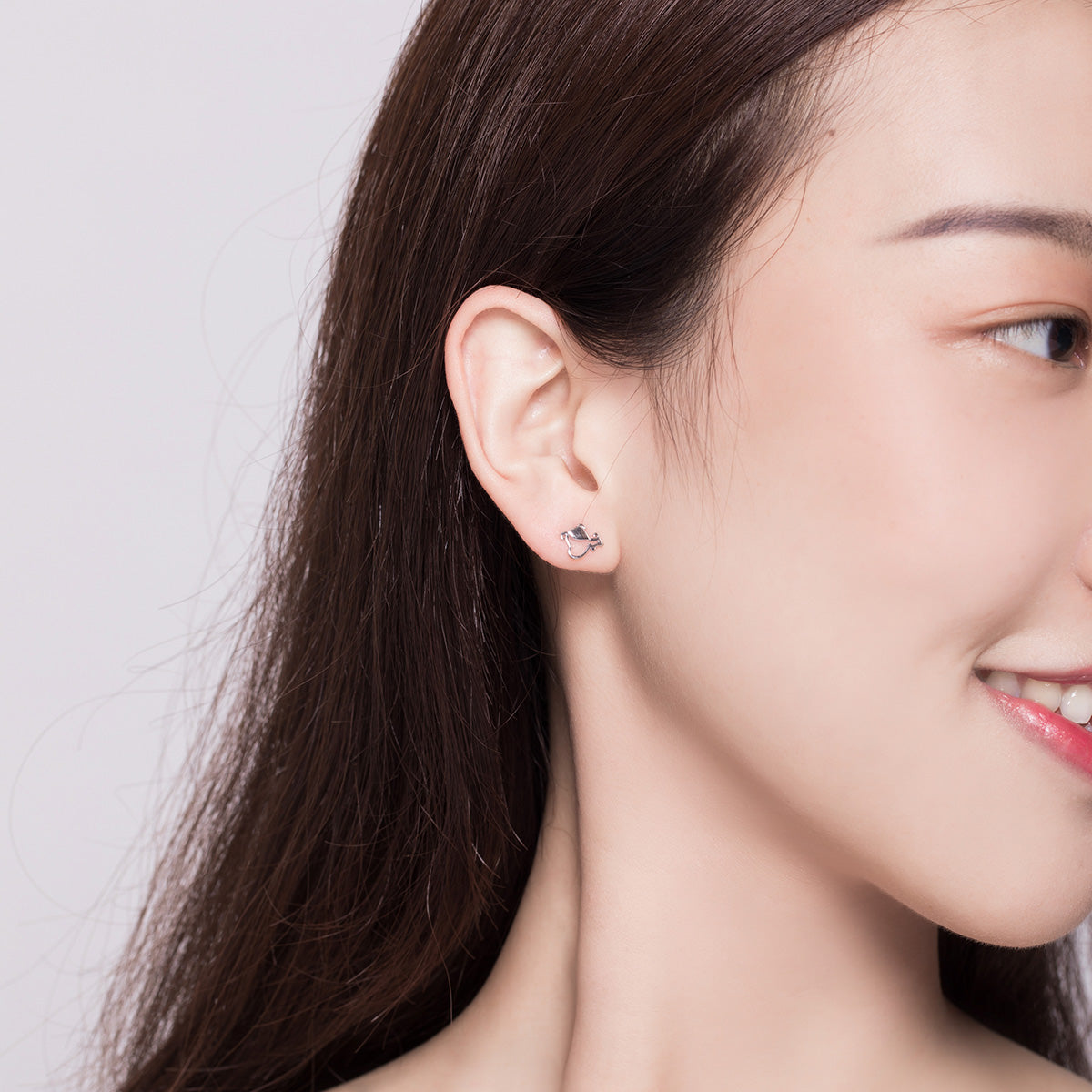 925 Sterling Silver Earrings for Women, 0.5-0.6cm, Bone and Dog Design, Platinum Plated