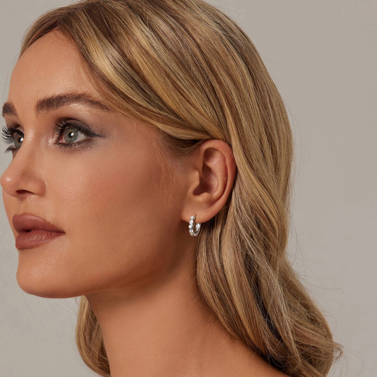 925 Sterling Silver Earrings with Platinum Plating and CZ - Stylish and Elegant Design for Women