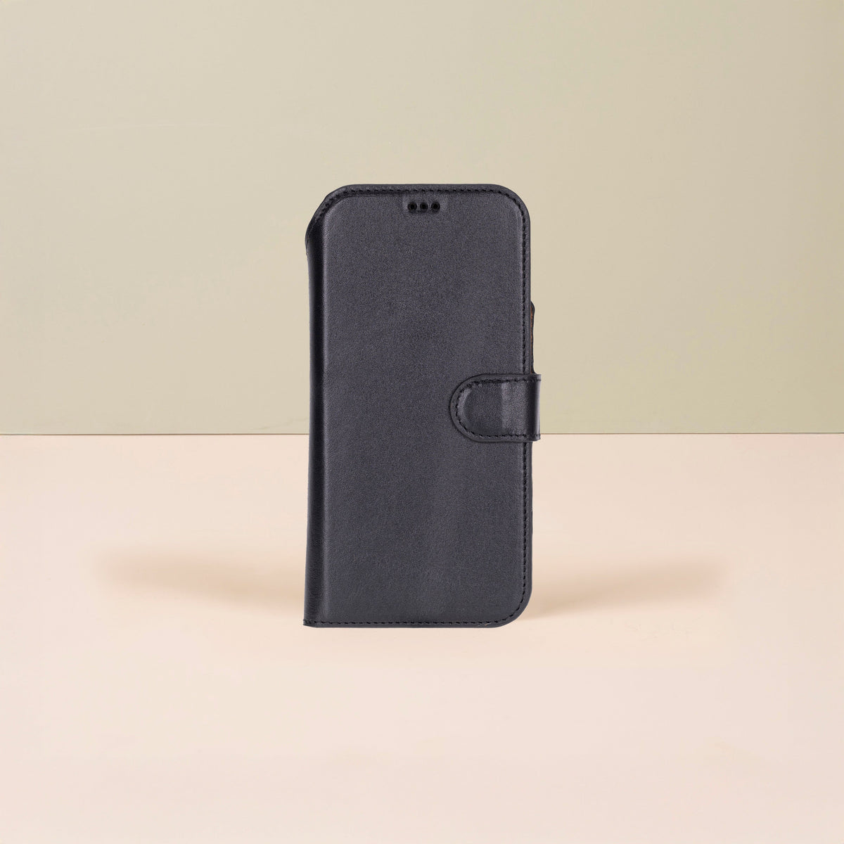 Leather iPhone 18 Pro Max Wallet Case – Black - Austin