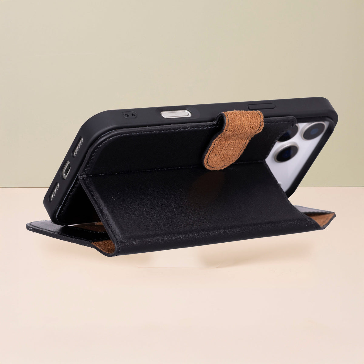 Leather iPhone 18 Pro Max Wallet Case – Black - Austin