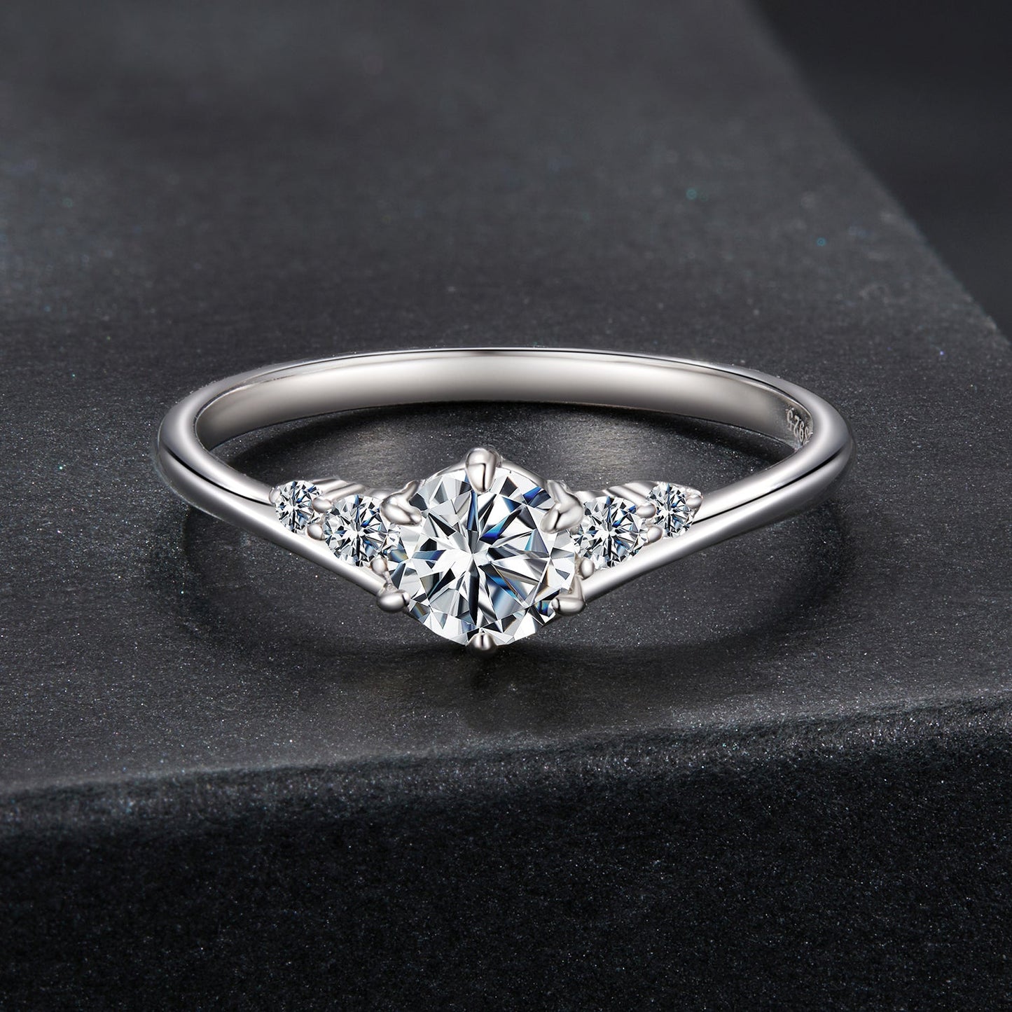 925 Sterling Silver Moissanite 0.15ct Ring Size 7 for Women