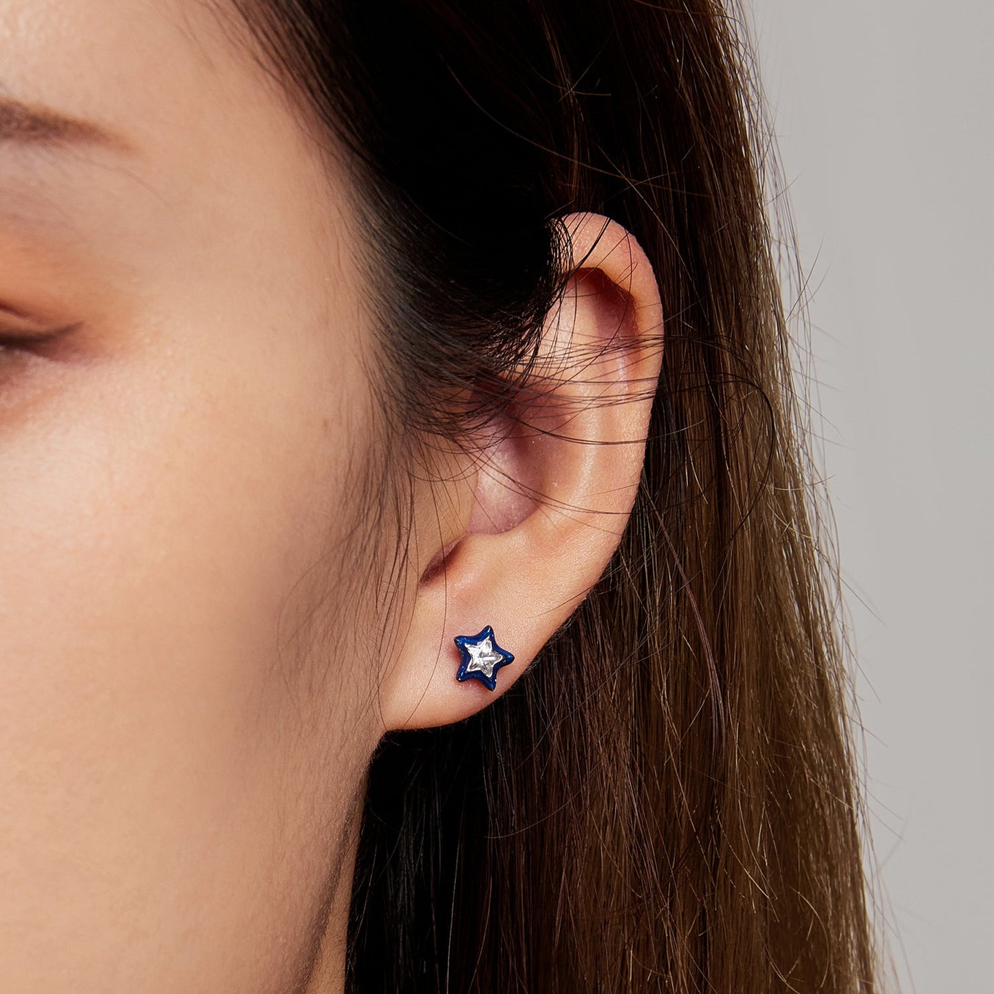 925 Sterling Silver Enamel CZ Stud Earrings in Platinum Plating