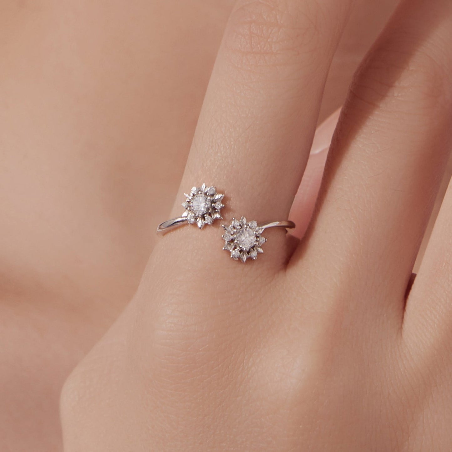 925 Sterling Silver Snowflake Ring with Pavé CZ in White Gold for Women